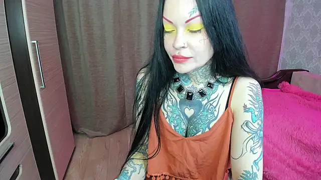 Snapshot of Megan_Black_Moon chatting on November 15, 11:07 am Megan Black Moon online show from November 15, 11:07 am