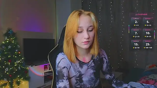 Snapshot of MaryRace chatting on December 18, 1:39 pm MaryRace online show from December 18, 1:39 pm