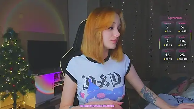 Snapshot of MaryRace chatting on December 19, 12:45 pm MaryRace online show from December 19, 12:45 pm