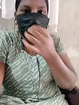 Snapshot of kavinila20 chatting on December 11, 4:28 am kavinila20 online show from December 11, 4:28 am