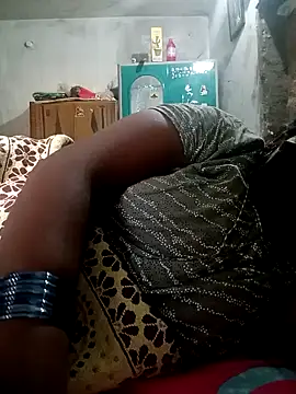 Snapshot of kavinila20 chatting on December 28, 9:20 am kavinila20 online show from December 28, 9:20 am