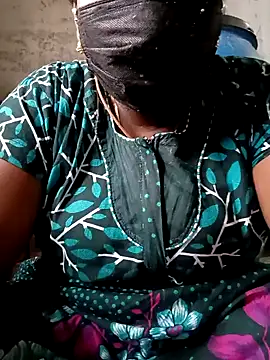 Snapshot of kavinila20 chatting on January 22, 9:13 am kavinila20 online show from January 22, 9:13 am