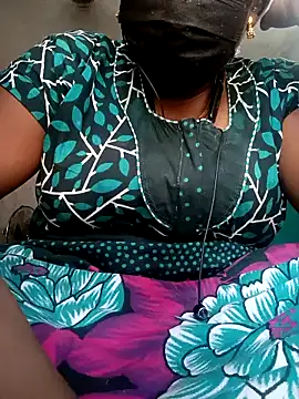 Snapshot of kavinila20 chatting on January 29, 5:40 am kavinila20 online show from January 29, 5:40 am