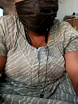 Snapshot of kavinila20 chatting on January 31, 6:35 am kavinila20 online show from January 31, 6:35 am