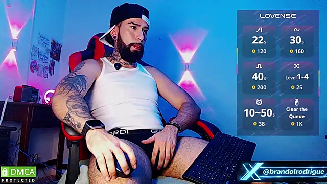 Snapshot of Diilanhott chatting on May 2, 10:59 pm Diilanhott online show from May 2, 10:59 pm