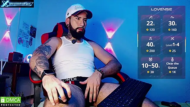 Snapshot of Diilanhott chatting on May 3, 11:11 pm Diilanhott online show from May 3, 11:11 pm