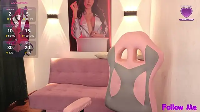 vittorialombardi   online show from November 17, 8:09 am