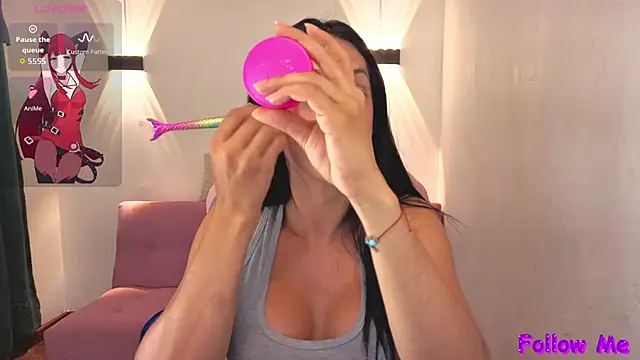 vittorialombardi   online show from February 10, 7:01 am