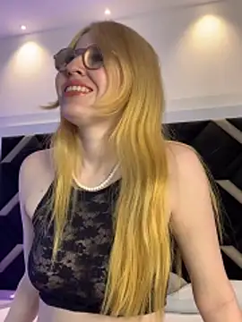 Snapshot of Alexa_Handler chatting on May 30, 7:33 pm Alexa Handler online show from May 30, 7:33 pm