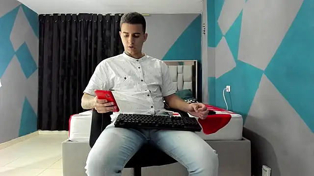 Snapshot of simookeler chatting on December 31, 2:29 am simookeler online show from December 31, 2:29 am