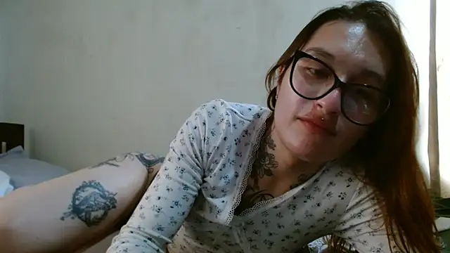 kittenlizz online show from March 7, 6:00 pm