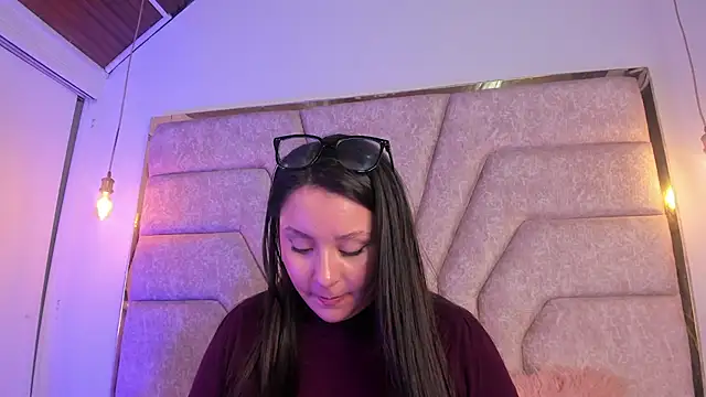 EmaJames25 online show from July 23, 7:12 pm