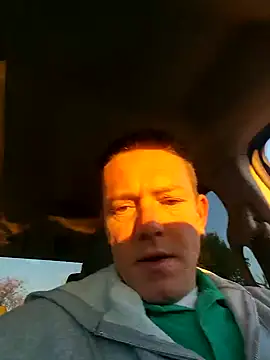 Snapshot of Bigtater1999 chatting on October 23, 11:42 am Bigtater1999 online show from October 23, 11:42 am