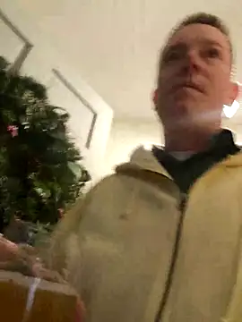 Snapshot of Bigtater1999 chatting on December 17, 10:27 pm Bigtater1999 online show from December 17, 10:27 pm