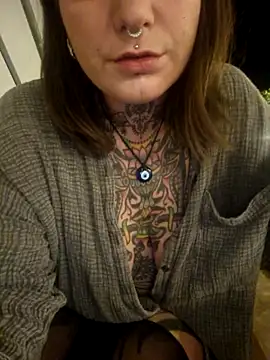 Snapshot of lizzardqueeen chatting on September 27, 10:04 pm lizzardqueeen online show from September 27, 10:04 pm