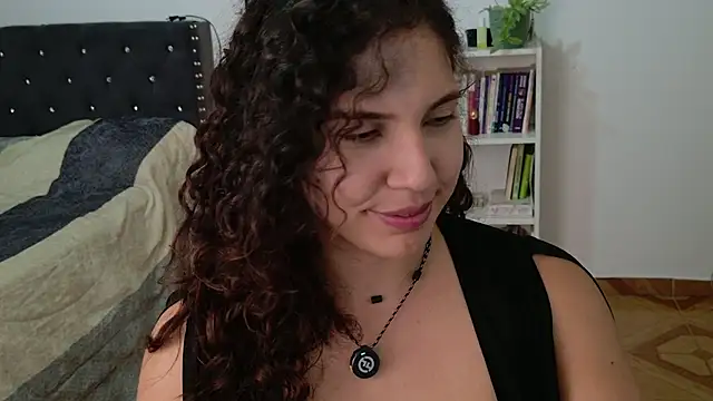 Snapshot of Sigrid- chatting on May 3, 11:55 pm Sigrid- online show from May 3, 11:55 pm
