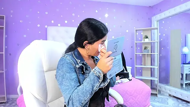 Snapshot of scarlette_15_ chatting on October 3, 3:25 am scarlette 15 online show from October 3, 3:25 am