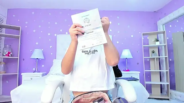 Snapshot of scarlette_15_ chatting on November 14, 3:16 am scarlette 15 online show from November 14, 3:16 am