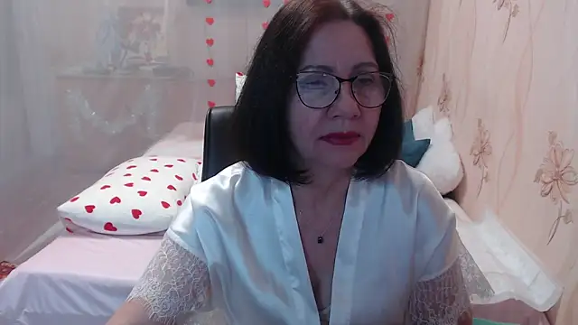 Snapshot of OlgaHottie chatting on December 13, 11:43 pm OlgaHottie online show from December 13, 11:43 pm