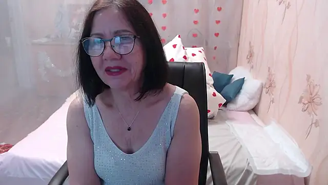 Snapshot of OlgaHottie chatting on December 19, 11:34 pm OlgaHottie online show from December 19, 11:34 pm