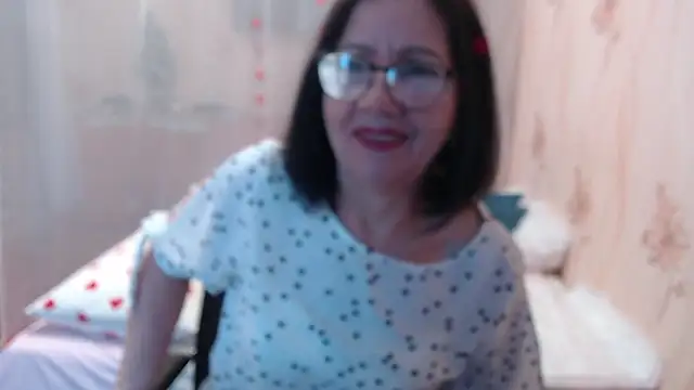 Snapshot of OlgaHottie chatting on January 13, 11:43 pm OlgaHottie online show from January 13, 11:43 pm