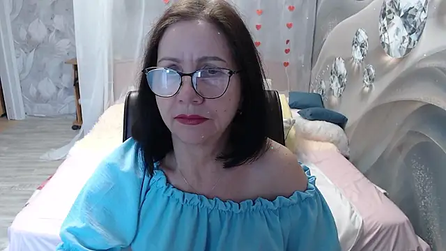 Snapshot of OlgaHottie chatting on February 19, 12:06 am OlgaHottie online show from February 19, 12:06 am