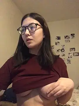 Snapshot of Prudie_Gabriella chatting on December 10, 12:27 pm Prudie Gabriella online show from December 10, 12:27 pm