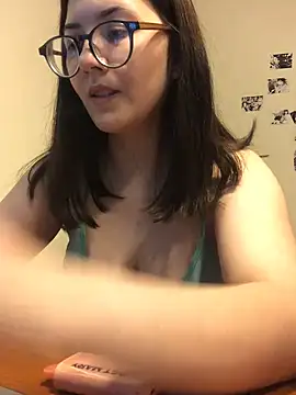 Snapshot of Prudie_Gabriella chatting on December 17, 11:06 am Prudie Gabriella online show from December 17, 11:06 am