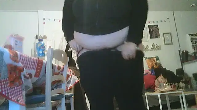 cyril020202 online show from December 9, 12:51 pm