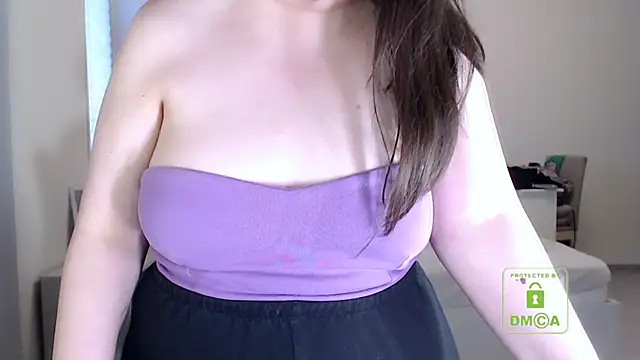 cute and hot online show from April 29, 5:30 pm