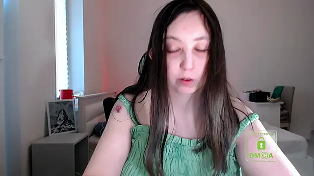 cute and hot online show from May 1, 5:06 pm