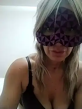 Snapshot of porcedda38 chatting on December 13, 1:01 pm porcedda38 online show from December 13, 1:01 pm