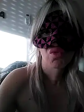 Snapshot of porcedda38 chatting on December 27, 7:51 am porcedda38 online show from December 27, 7:51 am