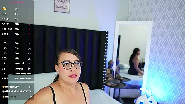 hotlatinateacher online show from June 15, 7:16 pm