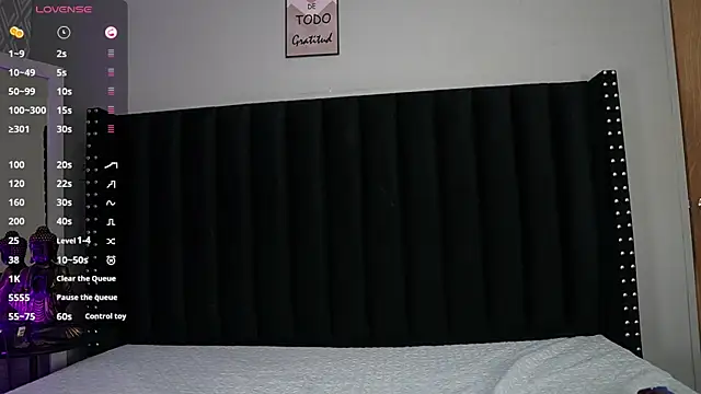 hotlatinateacher online show from July 22, 3:09 am