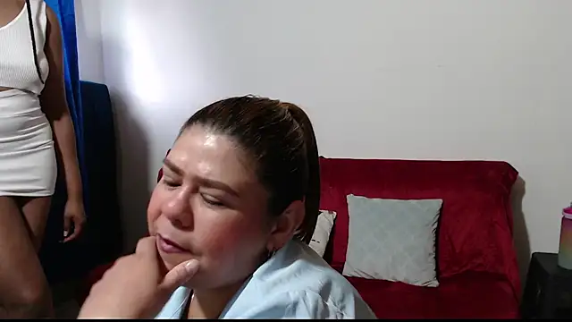 NATHYHOTT online show from October 10, 11:20 am