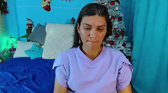 Snapshot of venus_swet_ chatting on December 18, 12:54 am venus swet online show from December 18, 12:54 am