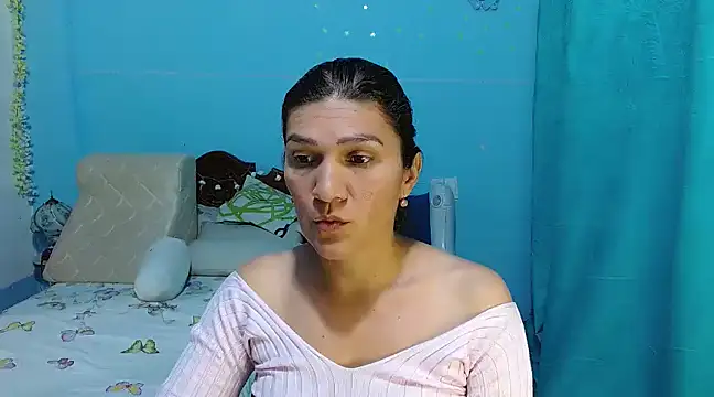 Snapshot of venus_swet_ chatting on February 13, 9:49 pm venus swet online show from February 13, 9:49 pm