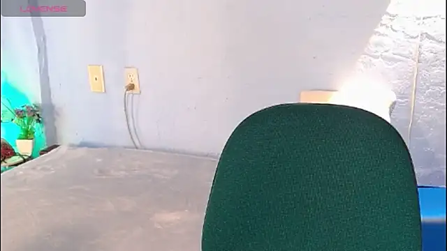 Snapshot of venus_swet_ chatting on October 6, 1:03 am venus swet online show from October 6, 1:03 am