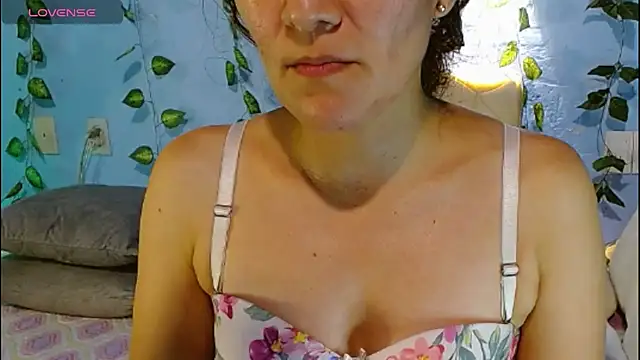 Snapshot of venus_swet_ chatting on June 14, 12:41 am venus swet online show from June 14, 12:41 am