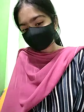 Snapshot of Arisha- chatting on January 19, 1:44 pm Arisha- online show from January 19, 1:44 pm