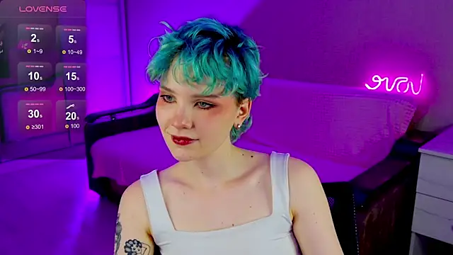 School Love online show from December 9, 4:15 pm