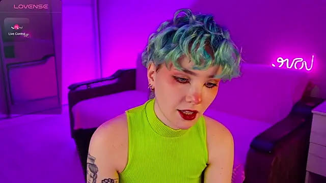 School Love online show from December 15, 4:15 pm