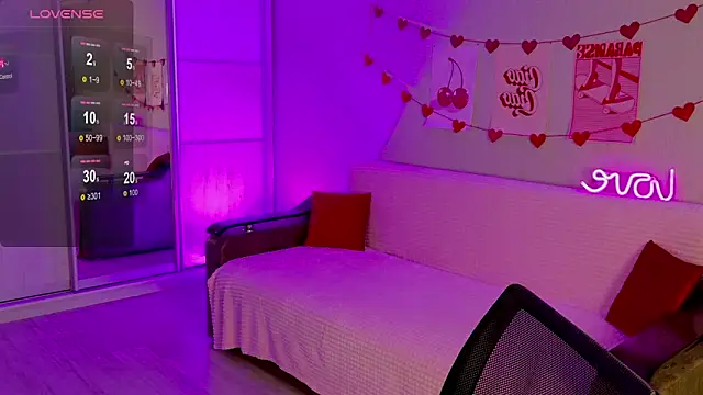 School Love online show from March 19, 1:07 pm