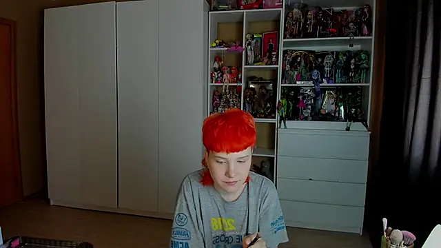 Snapshot of School_Love chatting on June 5, 7:03 am School Love online show from June 5, 7:03 am