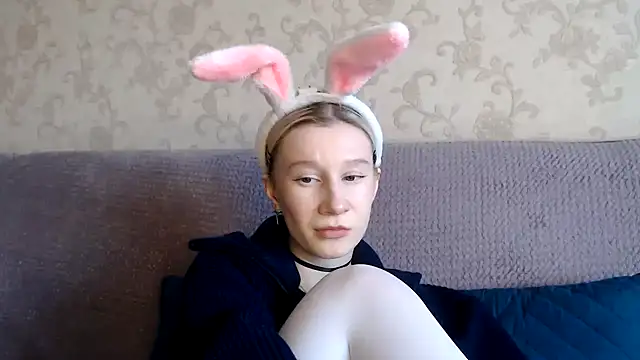 Snapshot of EnigmaSee chatting on November 16, 2:50 am EnigmaSee online show from November 16, 2:50 am