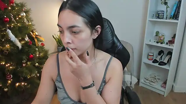  BellaEvans  online show from December 15, 5:55 am