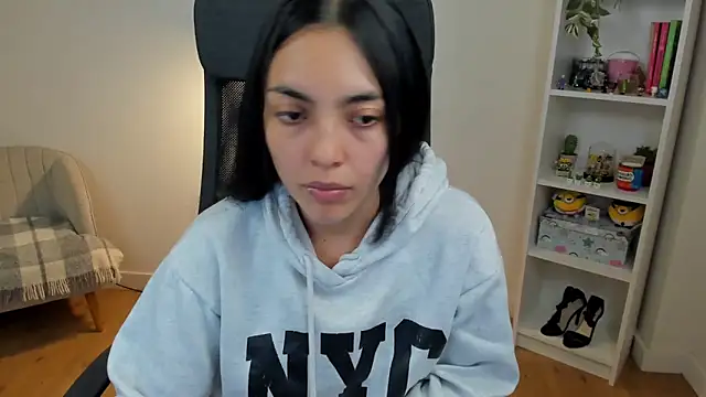  BellaEvans  online show from June 12, 4:33 am