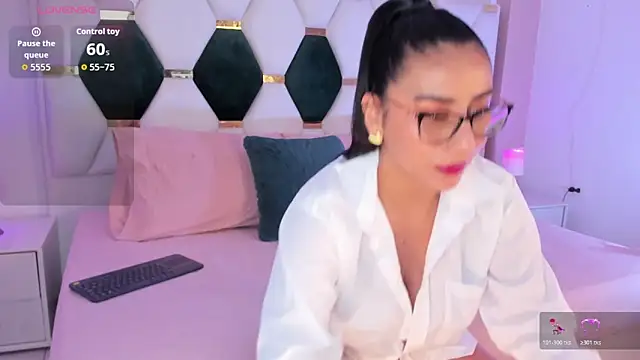 Snapshot of North-Dio chatting on December 1, 12:10 pm North-Dio online show from December 1, 12:10 pm