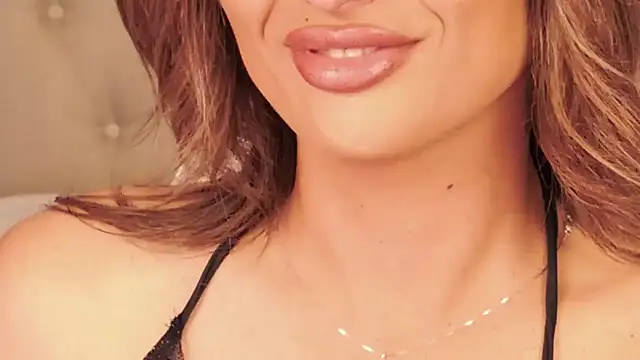 Snapshot of xprettysmilex chatting on January 2, 11:38 pm xprettysmilex online show from January 2, 11:38 pm